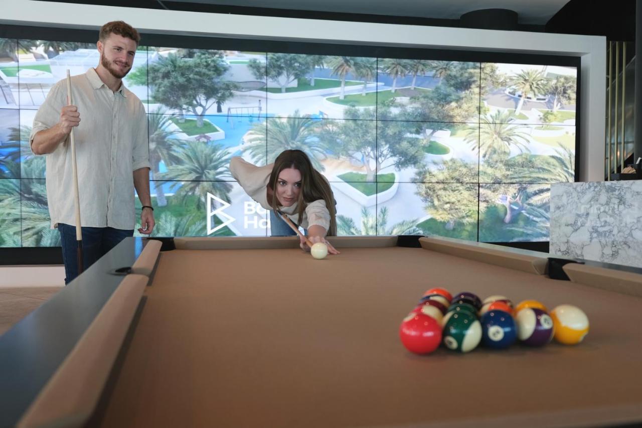 麦纳麦 Charthouse Bahrain酒店 外观 照片 A pool table