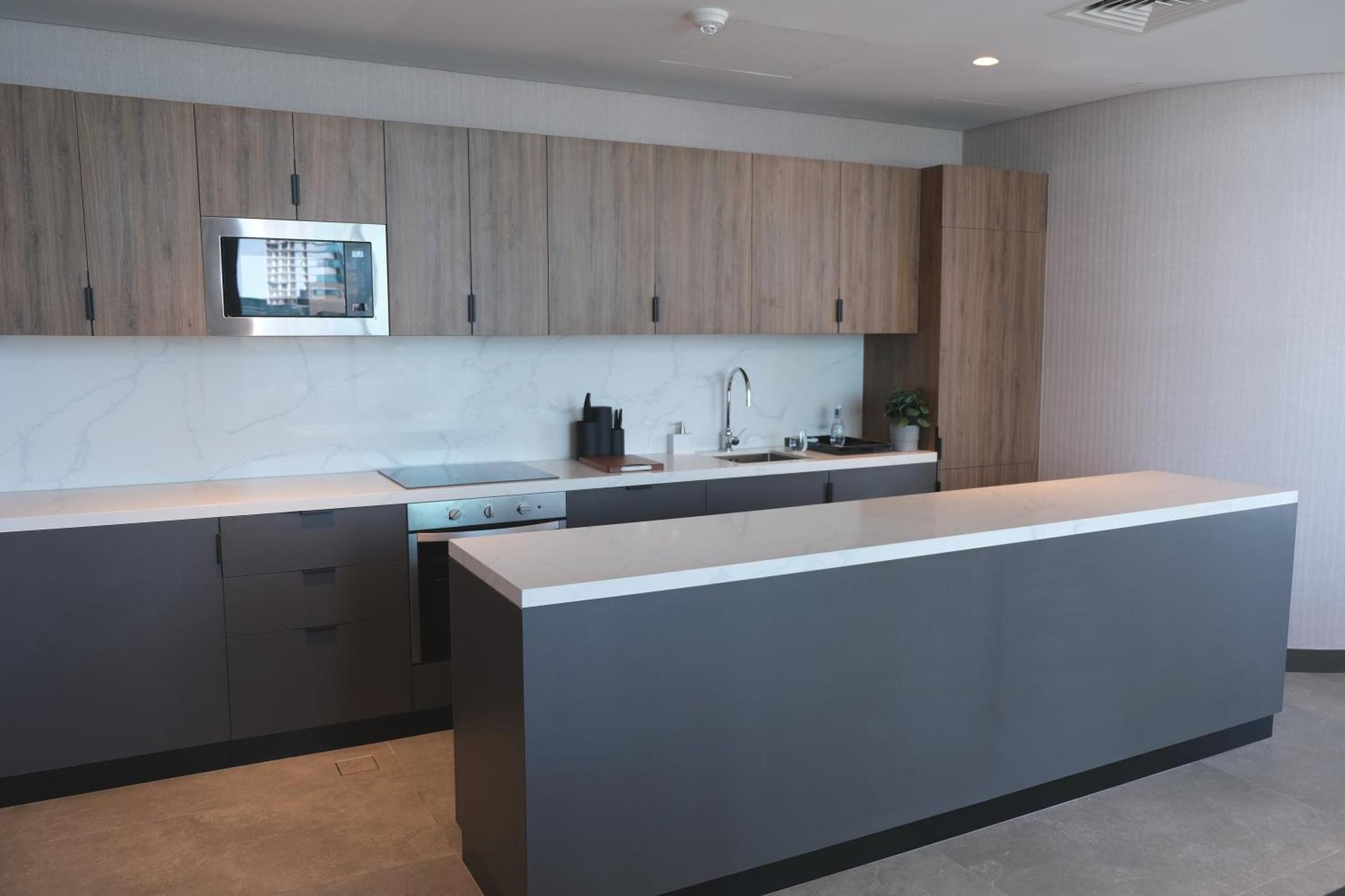 麦纳麦 Charthouse Bahrain酒店 外观 照片 A kitchen in a typical apartment