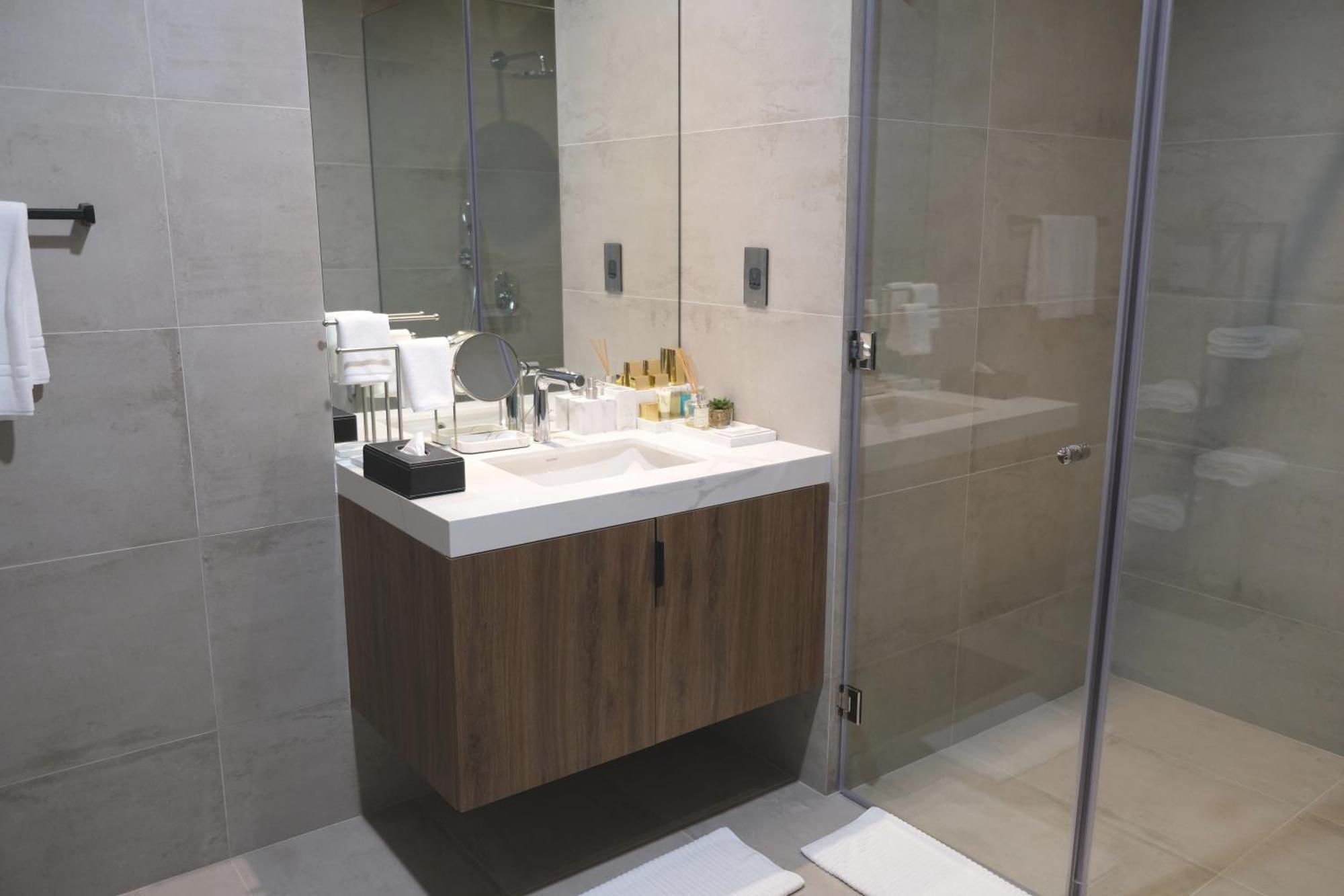 麦纳麦 Charthouse Bahrain酒店 外观 照片 Bathroom